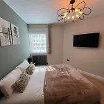 New Kings Cross Apartment